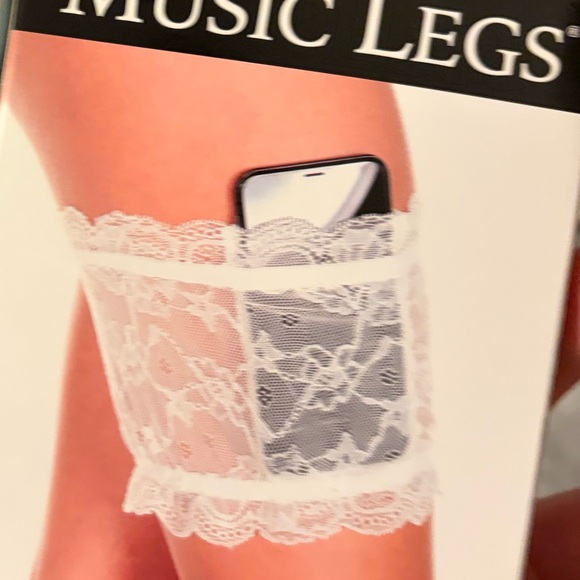 Music Legs Accessories - Bridal garter with phone pocket